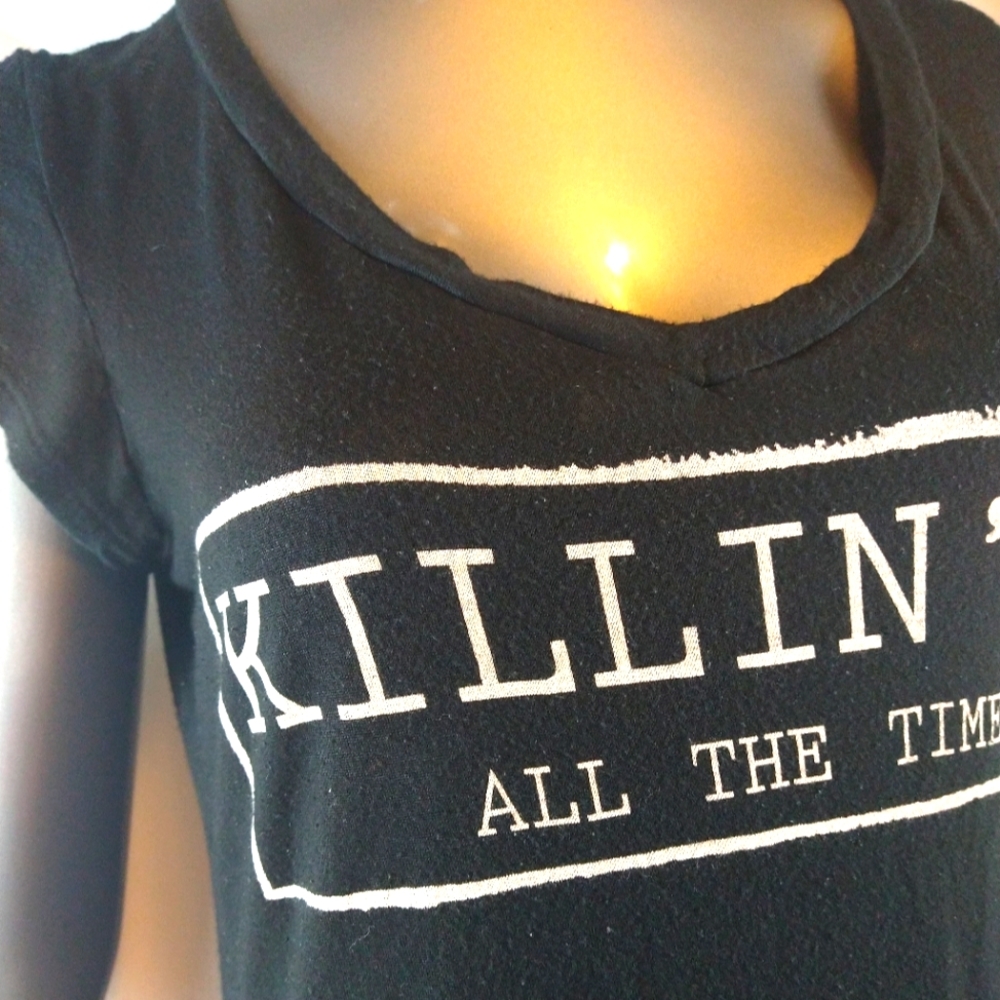Black t shirt size medium
